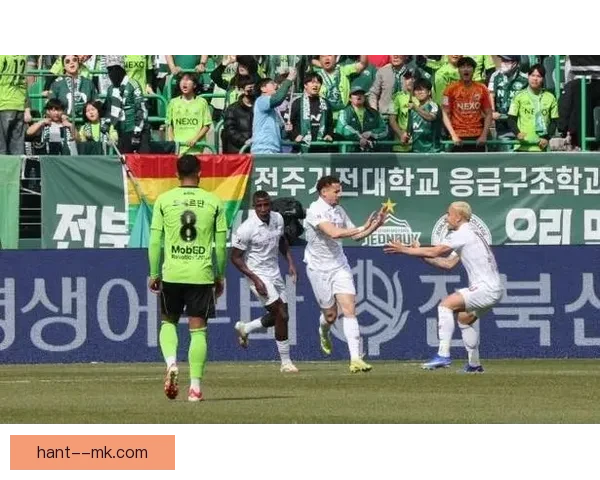 全北现代昔日霸主光环褪色联赛战绩低迷提前无缘争冠引发反思震荡