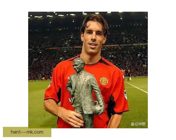 曼联正式任命范尼出任助理教练开启新篇章