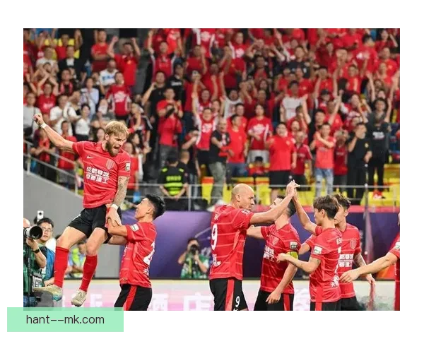 罗慕洛伤愈复出重返赛场带领蓉城中场焕发新活力